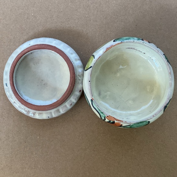 Ceramic Made in Mexico Souvenir hand painted trinket dish with lid - Picture 5 of 10